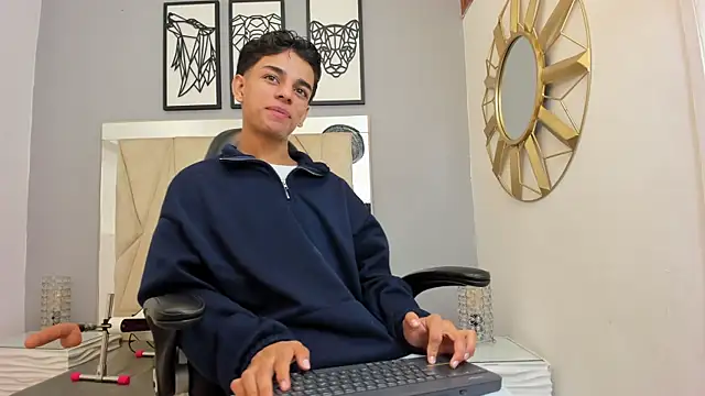 Snapshot of owen__johnson chatting on October 2, 2025, 12:12 pm owen johnson online show from October 2, 2025, 12:12 pm