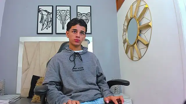 Snapshot of owen__johnson chatting on October 3, 2025, 12:13 pm owen johnson online show from October 3, 2025, 12:13 pm