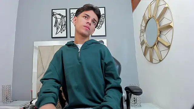 Snapshot of owen__johnson chatting on October 8, 2025, 11:30 am owen johnson online show from October 8, 2025, 11:30 am