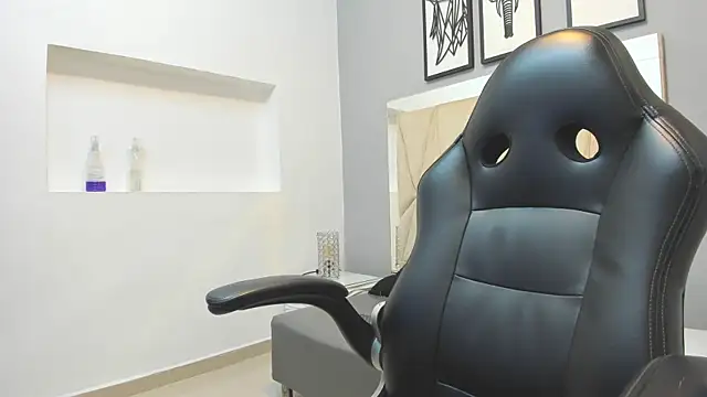 Snapshot of owen__johnson chatting on October 19, 2025, 11:00 am owen johnson online show from October 19, 2025, 11:00 am