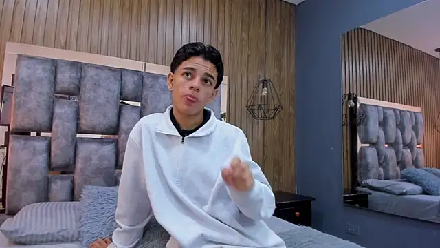 owen  johnson online show from December 3, 2025, 11:41 am