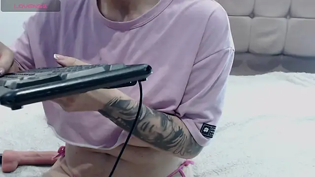 Snapshot of HotAss_Hally chatting on October 3, 2025, 11:02 pm HotAss Hally online show from October 3, 2025, 11:02 pm