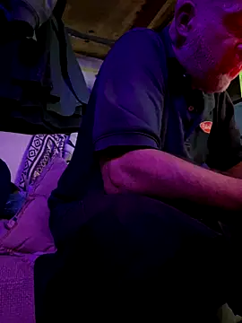 Snapshot of pervonpatrol chatting on November 17, 2025, 9:09 pm pervonpatrol online show from November 17, 2025, 9:09 pm