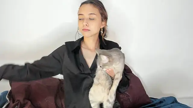 Snapshot of brisazanes chatting on February 16, 2026, 11:28 am brisazanes online show from February 16, 2026, 11:28 am