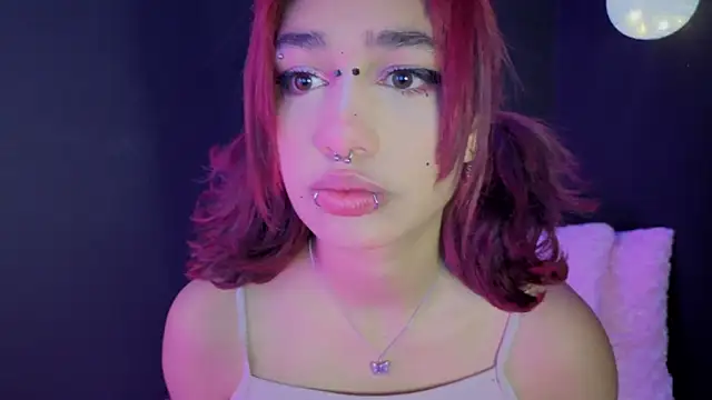 zoelight18 online show from September 11, 2025, 3:50 am