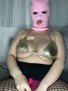 Snapshot of emiliafrancaise chatting on March 2, 2026, 8:21 am emiliafrancaise online show from March 2, 2026, 8:21 am