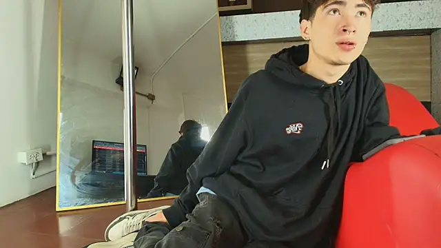  DantFox  online show from September 30, 2025, 8:25 pm