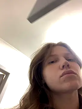 Leya F online show from September 28, 2025, 6:13 pm