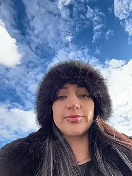 Ninabigtitied online show from November 18, 2025, 12:53 pm