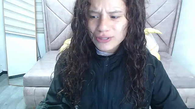 Velvet Moon V online show from September 18, 2025, 1:02 pm