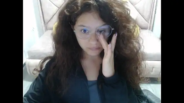 Velvet Moon V online show from October 28, 2025, 1:25 pm