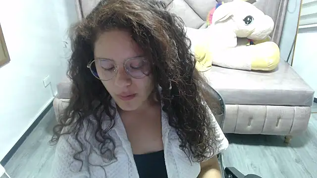 Velvet Moon V online show from November 1, 2025, 1:24 pm