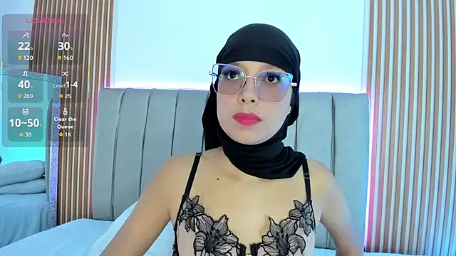 naishaa  online show from October 13, 2025, 6:41 pm