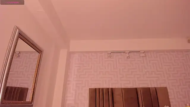 naishaa  online show from February 16, 2026, 6:48 pm