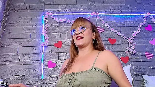 naomi diamond  online show from December 14, 2025, 12:21 pm