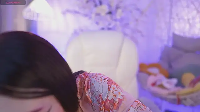 Snapshot of JadeSummerr chatting on September 29, 2025, 11:48 am JadeSummerr online show from September 29, 2025, 11:48 am