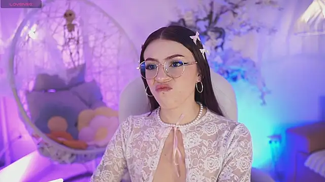 Snapshot of JadeSummerr chatting on October 4, 2025, 11:41 am JadeSummerr online show from October 4, 2025, 11:41 am