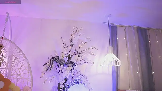 Snapshot of JadeSummerr chatting on October 7, 2025, 11:40 am JadeSummerr online show from October 7, 2025, 11:40 am