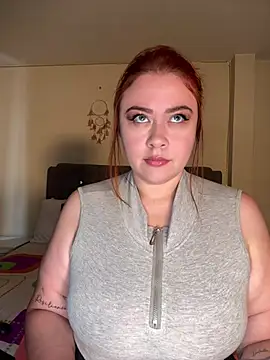 Snapshot of maddy_Bloomm chatting on February 12, 2026, 4:46 pm maddy Bloomm online show from February 12, 2026, 4:46 pm