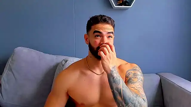 Snapshot of Paul_Phoenix chatting on September 17, 2025, 8:32 pm Paul Phoenix online show from September 17, 2025, 8:32 pm