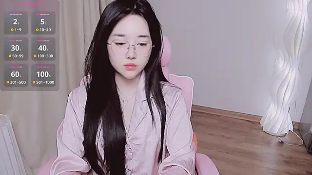 Miu-999 online show from November 27, 2025, 6:59 am