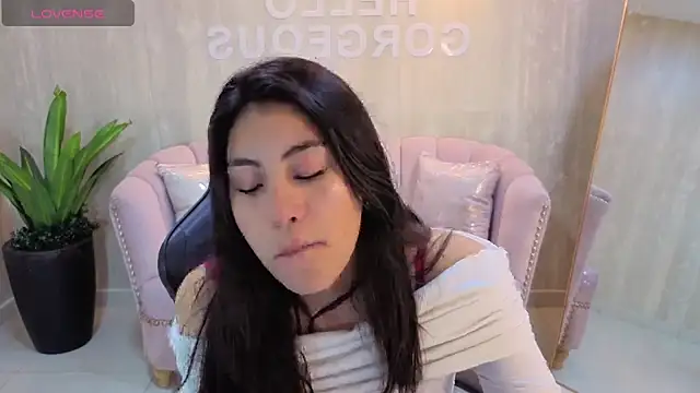 Snapshot of Zoe_Blaze_A chatting on October 10, 2025, 12:26 pm Zoe Blaze A online show from October 10, 2025, 12:26 pm