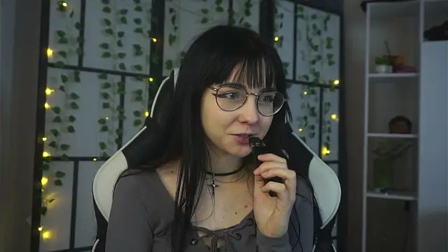 Snapshot of BereniceBattersby chatting on October 6, 2025, 8:50 pm BereniceBattersby online show from October 6, 2025, 8:50 pm