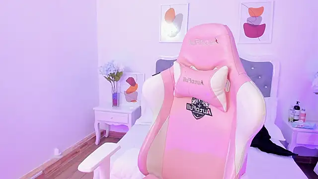 Snapshot of Shaleena_ chatting on October 25, 2025, 8:25 pm Shaleena online show from October 25, 2025, 8:25 pm