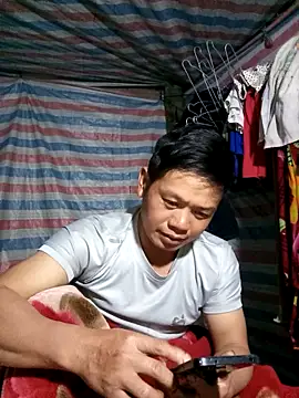 DungLuongg online show from May 4, 2026, 2:57 pm