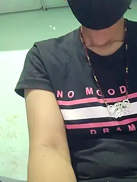 Snapshot of poojam93 chatting on September 22, 2025, 1:35 pm poojam93 online show from September 22, 2025, 1:35 pm