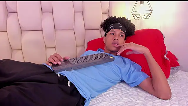 Johan gz  online show from March 6, 2026, 11:28 am