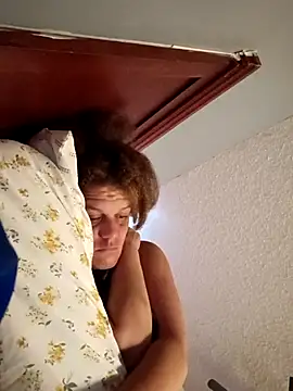 Snapshot of sarahkat86 chatting on November 16, 2025, 1:28 pm sarahkat86 online show from November 16, 2025, 1:28 pm