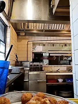 Snapshot of sarahkat86 chatting on December 1, 2025, 4:23 pm sarahkat86 online show from December 1, 2025, 4:23 pm