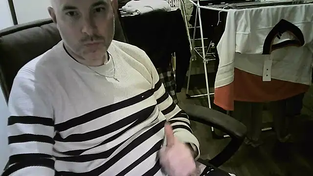 Snapshot of Chrisprngr chatting on March 25, 2026, 6:03 pm Chrisprngr online show from March 25, 2026, 6:03 pm