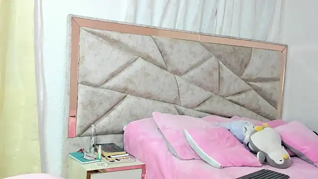 Snapshot of kendal_hot01 chatting on September 29, 2025, 9:19 pm kendal hot01 online show from September 29, 2025, 9:19 pm