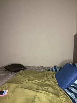 Trans fairy online show from March 10, 2026, 7:19 pm