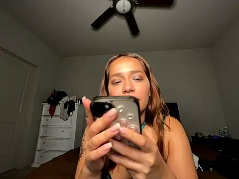 eurydicee online show from October 4, 2025, 3:26 am