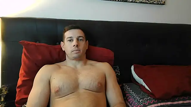 luca23millo90 online show from May 18, 2026, 3:13 am