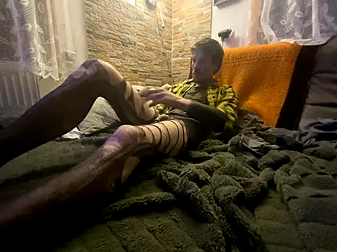 Salon1986 online show from September 29, 2025, 2:49 am