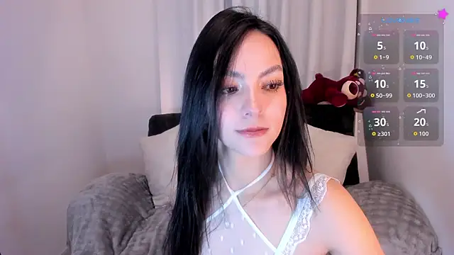 sarah saenz  online show from May 20, 2026, 4:51 am