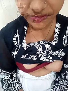 Snapshot of Neha_Tyagi chatting on October 10, 2025, 5:17 am Neha Tyagi online show from October 10, 2025, 5:17 am