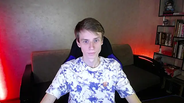 yes cute boy  online show from October 1, 2025, 6:14 pm