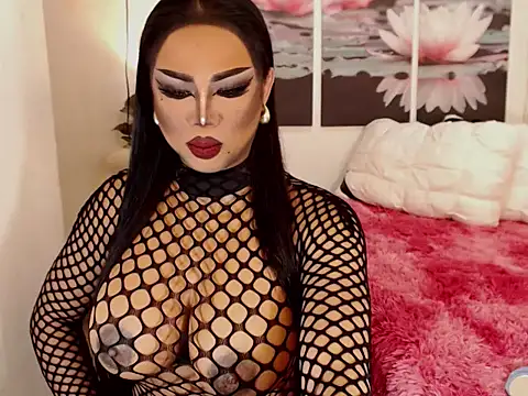 Snapshot of TRANSLUNAA chatting on September 22, 2025, 4:14 am TRANSLUNAA online show from September 22, 2025, 4:14 am