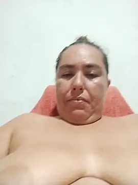 Snapshot of yyuly chatting on November 7, 2025, 12:43 am yyuly online show from November 7, 2025, 12:43 am