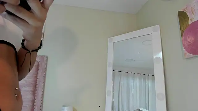 Snapshot of Mei_Lin_Luna chatting on October 4, 2025, 9:57 pm Mei Lin Luna online show from October 4, 2025, 9:57 pm