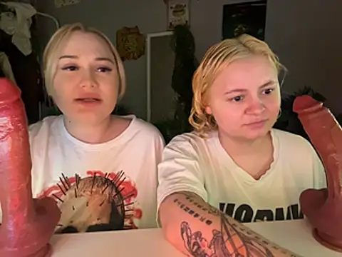 MoonIvy  online show from February 21, 2026, 5:25 pm