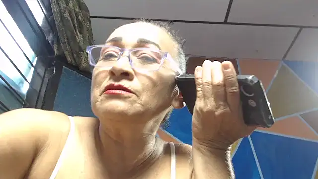 maggi hotsson online show from January 7, 2026, 10:12 pm