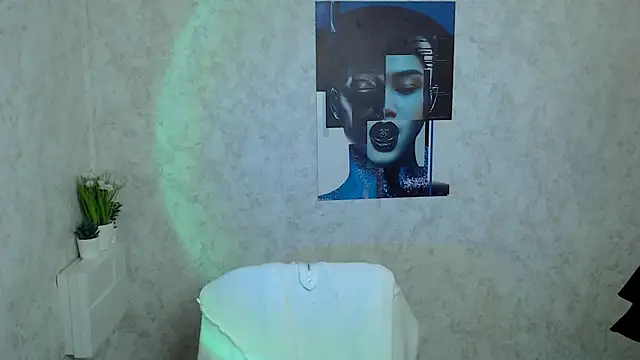 Snapshot of JuliaTopp_ chatting on November 6, 2025, 5:41 am JuliaTopp online show from November 6, 2025, 5:41 am