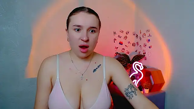 JuliaTopp  online show from November 19, 2025, 8:03 am