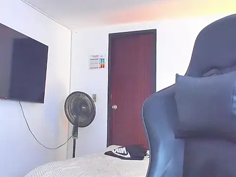 Snapshot of RJBarto chatting on September 20, 2025, 7:15 pm RJBarto online show from September 20, 2025, 7:15 pm